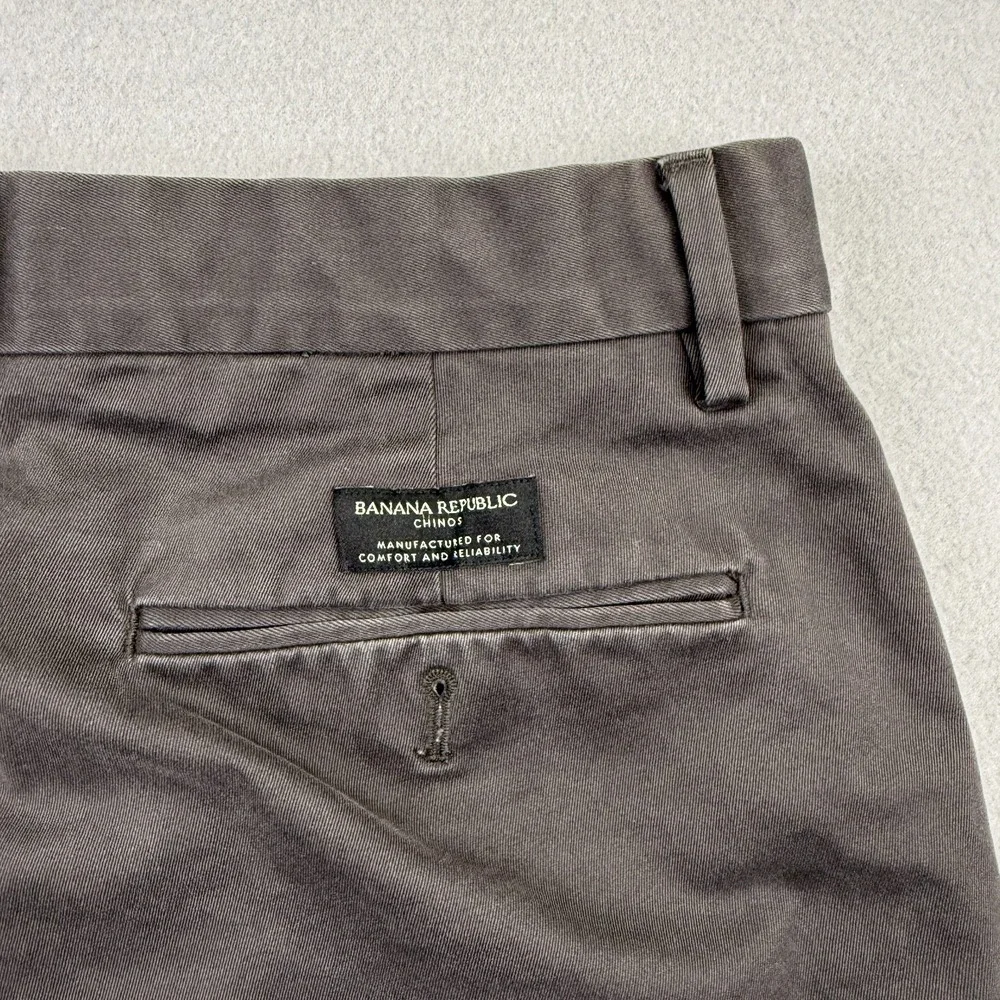 Banana Republic Chino Pants Men 31x30 Charcoal Gray Fulton Slim Straight Stretch